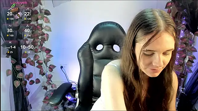 Snapshot of Shinny_Crystal chatting on October 5, 2025, 1:31 pm Shinny Crystal online show from October 5, 2025, 1:31 pm