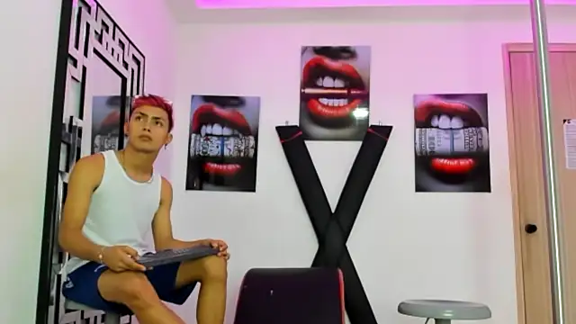 VERY HOT GUYS online show from October 18, 2025, 10:54 pm