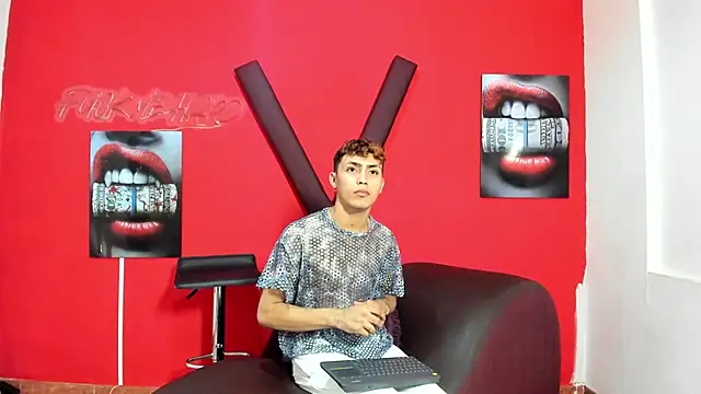 VERY HOT GUYS online show from April 13, 2026, 7:19 pm