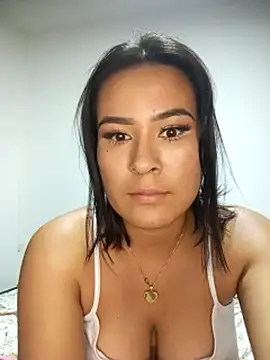 Snapshot of beautiful23_ chatting on November 6, 2025, 4:24 am beautiful23 online show from November 6, 2025, 4:24 am