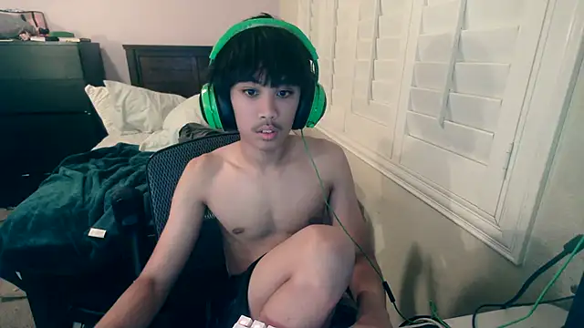 youngasianboy2007 online show from October 18, 2025, 3:31 am