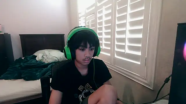 youngasianboy2007 online show from October 24, 2025, 5:31 pm