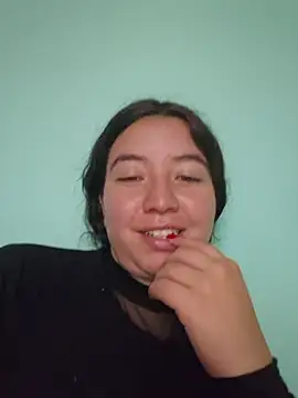 annyaparis online show from November 5, 2025, 10:21 pm