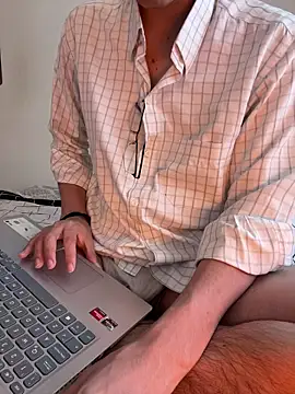 Snapshot of LiamMyst chatting on November 4, 2025, 3:44 pm LiamMyst online show from November 4, 2025, 3:44 pm