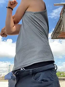 LiamMyst online show from December 4, 2025, 3:32 pm