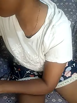 Snapshot of tamil_thaara03 chatting on October 8, 2025, 3:31 pm tamil thaara03 online show from October 8, 2025, 3:31 pm