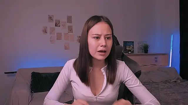 Snapshot of adelle046 chatting on October 18, 2025, 9:21 am adelle046 online show from October 18, 2025, 9:21 am