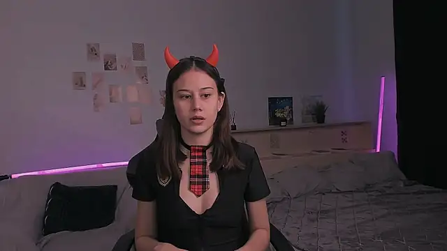 Snapshot of adelle046 chatting on October 31, 2025, 10:49 am adelle046 online show from October 31, 2025, 10:49 am