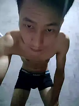 Snapshot of Uh-em95 chatting on October 6, 2025, 3:53 pm Uh-em95 online show from October 6, 2025, 3:53 pm