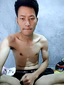 Snapshot of Uh-em95 chatting on October 21, 2025, 1:28 am Uh-em95 online show from October 21, 2025, 1:28 am