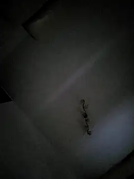 Snapshot of rezzzze chatting on October 25, 2025, 8:22 am rezzzze online show from October 25, 2025, 8:22 am