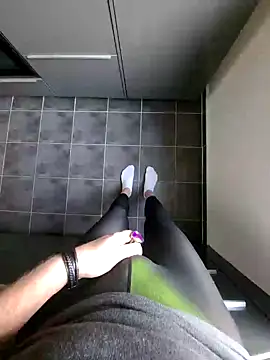 Snapshot of rezzzze chatting on November 8, 2025, 11:54 am rezzzze online show from November 8, 2025, 11:54 am