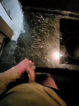 rezzzze online show from February 9, 2026, 7:07 pm