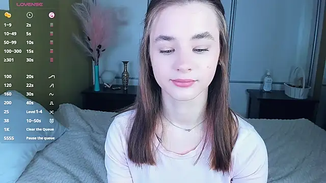 JinnyMcie online show from March 18, 2026, 8:06 am