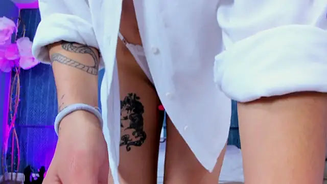 Snapshot of LeaMoreau22 chatting on January 17, 2026, 3:22 am LeaMoreau22 online show from January 17, 2026, 3:22 am