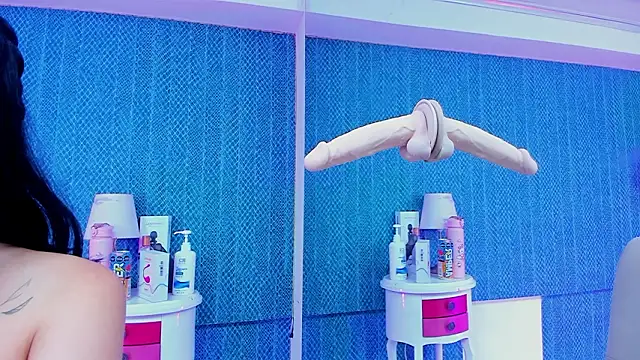 Snapshot of LeaMoreau22 chatting on February 5, 2026, 3:00 am LeaMoreau22 online show from February 5, 2026, 3:00 am