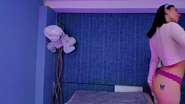 Snapshot of LeaMoreau22 chatting on February 12, 2026, 12:00 pm LeaMoreau22 online show from February 12, 2026, 12:00 pm