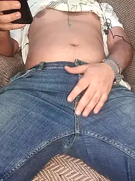 Snapshot of Tiktoker04 chatting on October 30, 2025, 3:35 pm Tiktoker04 online show from October 30, 2025, 3:35 pm