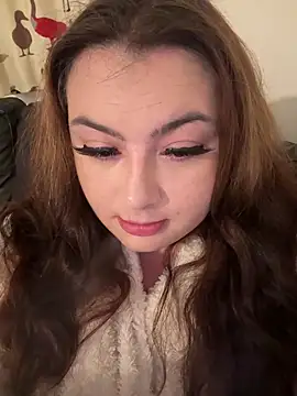 Snapshot of MadelineLeah chatting on June 2, 2026, 8:00 pm MadelineLeah online show from June 2, 2026, 8:00 pm