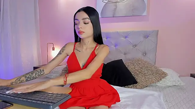 scarlettvelvet  online show from October 3, 2025, 12:46 pm