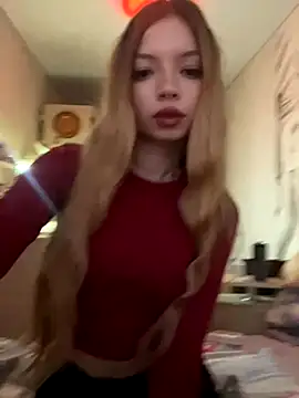  Siennaaa  online show from October 20, 2025, 2:39 pm