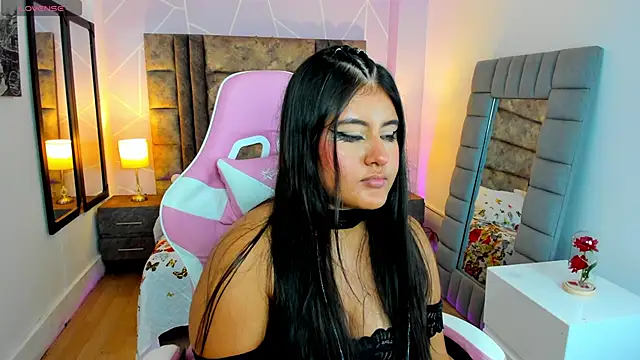 AnnaSwift  online show from November 25, 2025, 1:38 am