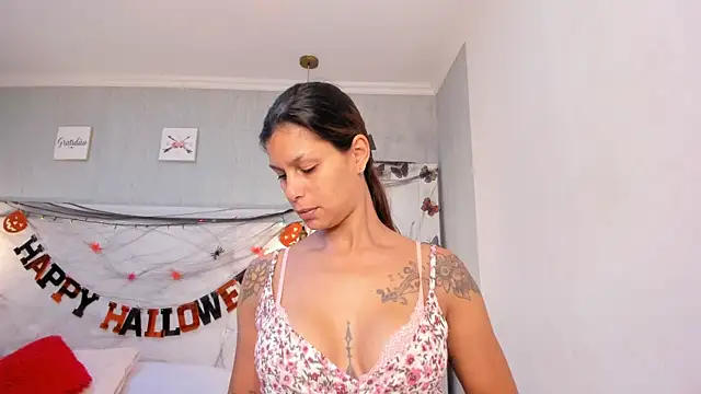 Snapshot of is_a_bell chatting on November 1, 2025, 1:24 pm is a bell online show from November 1, 2025, 1:24 pm