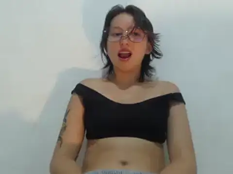 Klaret Toy online show from March 5, 2026, 10:39 pm