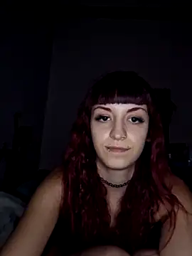 Snapshot of Sweetredevil chatting on December 19, 2025, 2:40 am Sweetredevil online show from December 19, 2025, 2:40 am