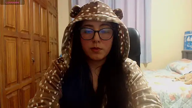 Venus cat  online show from December 15, 2025, 4:50 am