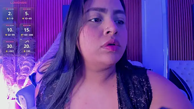 Snapshot of MayaCurvy chatting on October 14, 2025, 5:52 am MayaCurvy online show from October 14, 2025, 5:52 am