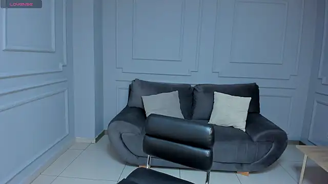 NatalieLewis online show from November 18, 2025, 11:14 am