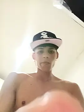 mazo18 online show from February 15, 2026, 4:53 am