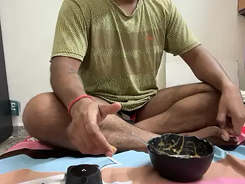 Snapshot of YourBlackBull chatting on November 6, 2025, 5:03 pm YourBlackBull online show from November 6, 2025, 5:03 pm