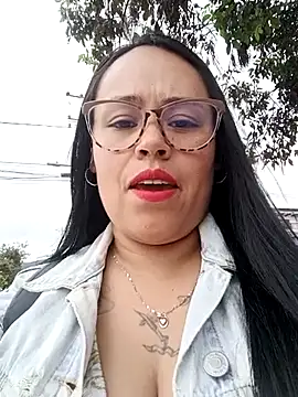 Snapshot of Italia_12 chatting on October 28, 2025, 4:42 pm Italia 12 online show from October 28, 2025, 4:42 pm