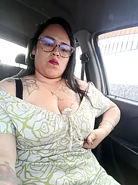 Snapshot of Italia_12 chatting on November 8, 2025, 8:07 pm Italia 12 online show from November 8, 2025, 8:07 pm