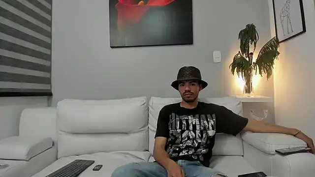 Snapshot of ZaynShadow chatting on October 27, 2025, 7:01 am ZaynShadow online show from October 27, 2025, 7:01 am