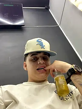 jeff2995  online show from November 8, 2025, 2:45 am