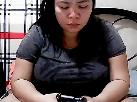 HornyPussie69 online show from April 1, 2026, 12:11 am