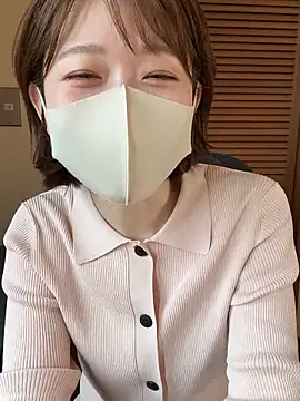 momo yuipu online show from October 6, 2025, 12:52 am