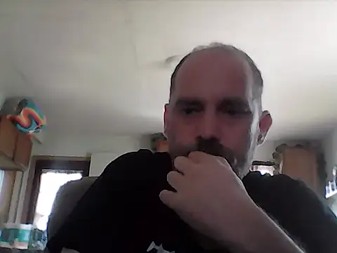 crazyheratic8 online show from April 8, 2026, 3:56 pm