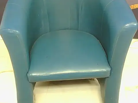 Snapshot of shiny-krisha chatting on October 25, 2025, 4:42 am shiny-krisha online show from October 25, 2025, 4:42 am