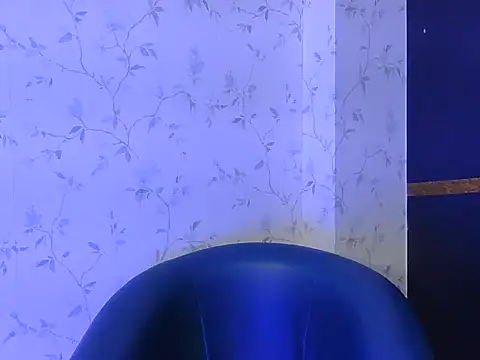 Snapshot of shiny-krisha chatting on October 31, 2025, 4:35 am shiny-krisha online show from October 31, 2025, 4:35 am