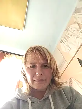 Snapshot of Masha412111 chatting on October 8, 2025, 8:34 am Masha412111 online show from October 8, 2025, 8:34 am