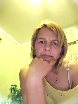 Snapshot of Masha412111 chatting on October 14, 2025, 7:58 pm Masha412111 online show from October 14, 2025, 7:58 pm