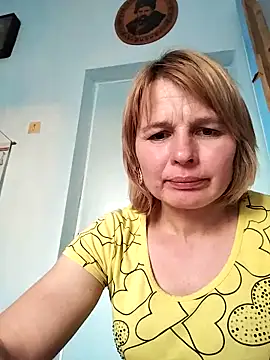 Masha412111 online show from May 5, 2026, 5:21 pm