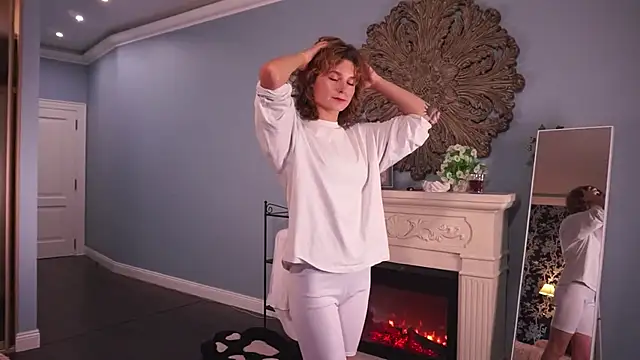 Snapshot of BellaReppert chatting on October 8, 2025, 8:28 pm BellaReppert online show from October 8, 2025, 8:28 pm