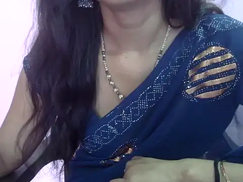 Laila Cute online show from May 2, 2026, 3:44 am