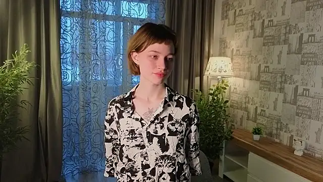 PaulaDauge online show from October 7, 2025, 1:03 am