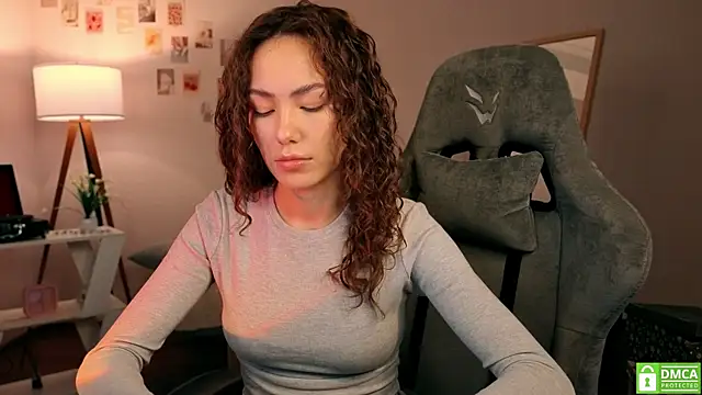 Snapshot of branchwithflowerss chatting on November 5, 2025, 11:32 am branchwithflowerss online show from November 5, 2025, 11:32 am